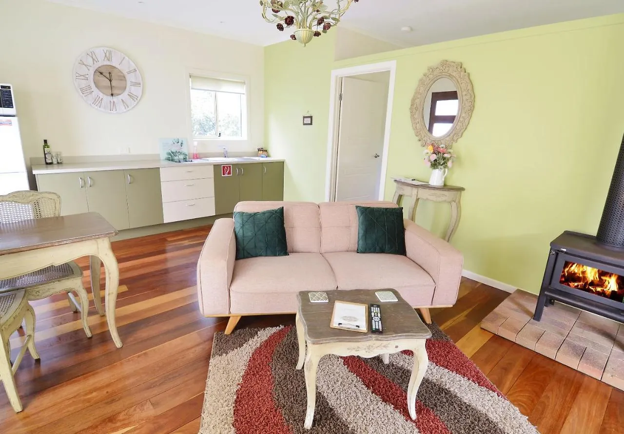 Holiday home Apple Tree Cottage Montville Australia