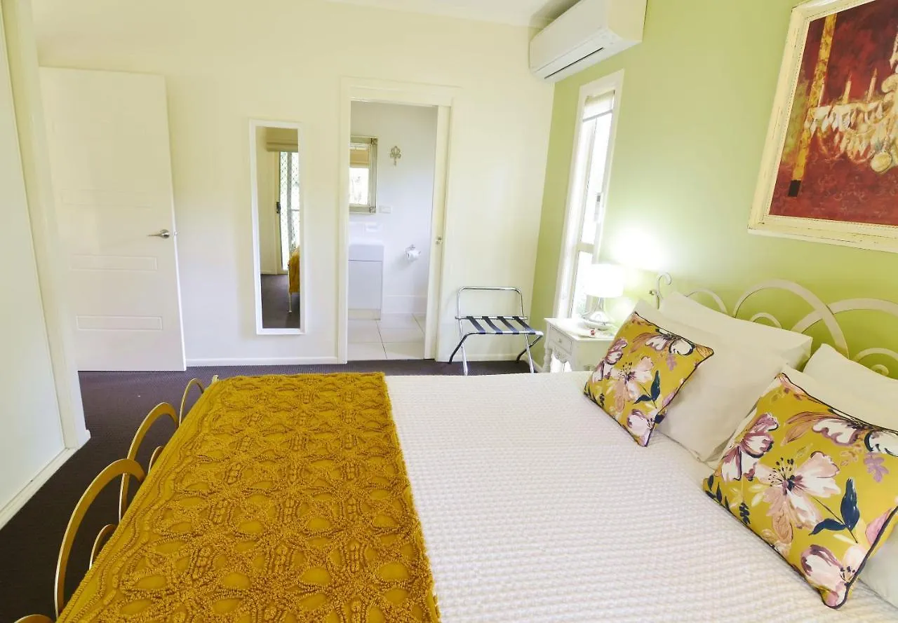 Apple Tree Cottage Montville